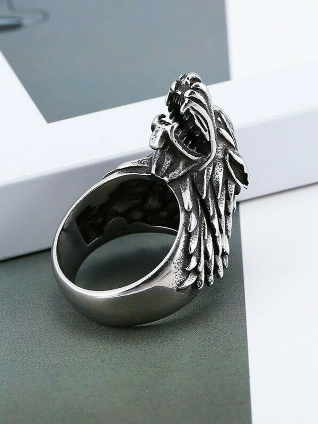 EL REGALO Men Silver-Plated Oxidised Game Of Thrones Finger Ring - for Men
Style ID: 16991104