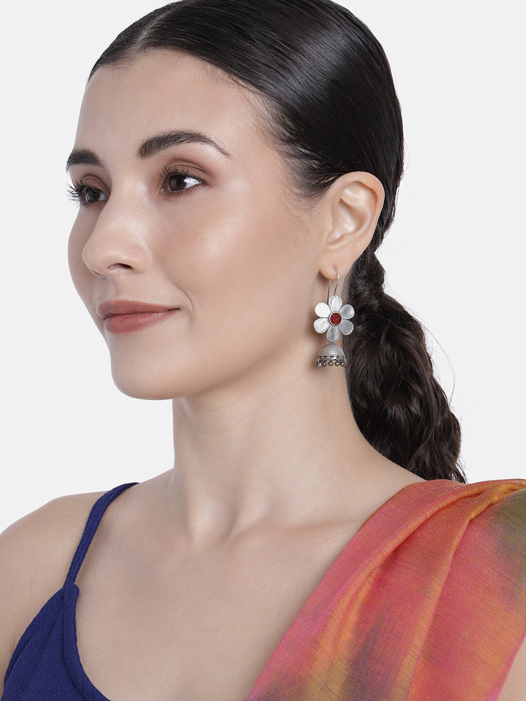 EL REGALO Red & Oxidised Silver-Toned Floral Shaped Stone Studded Jhumkas - for Women and Girls
Style ID: 16193860