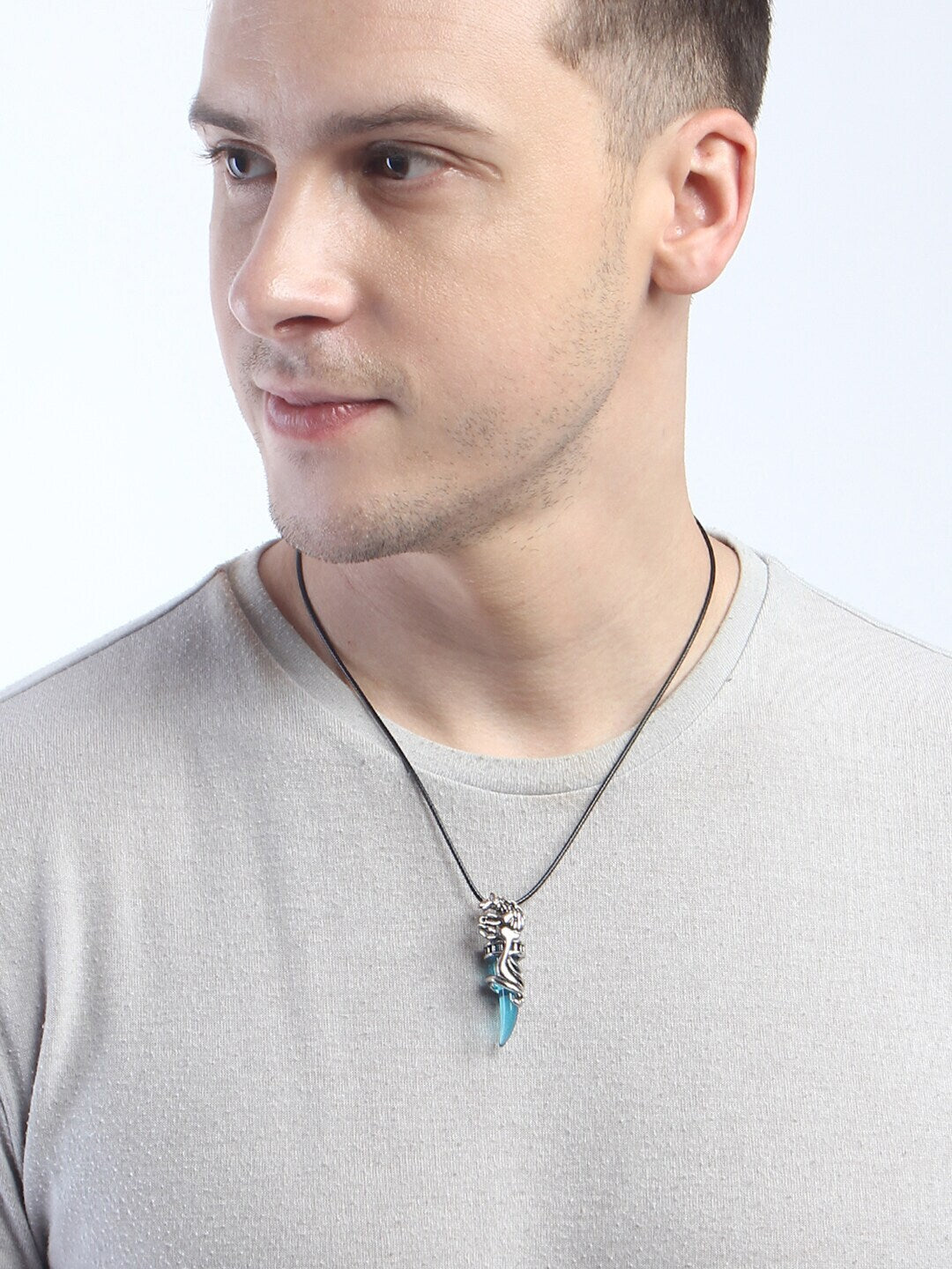 EL REGALO Unisex Blue & Black Necklace - for Adults-Unisex
Style ID: 17206360