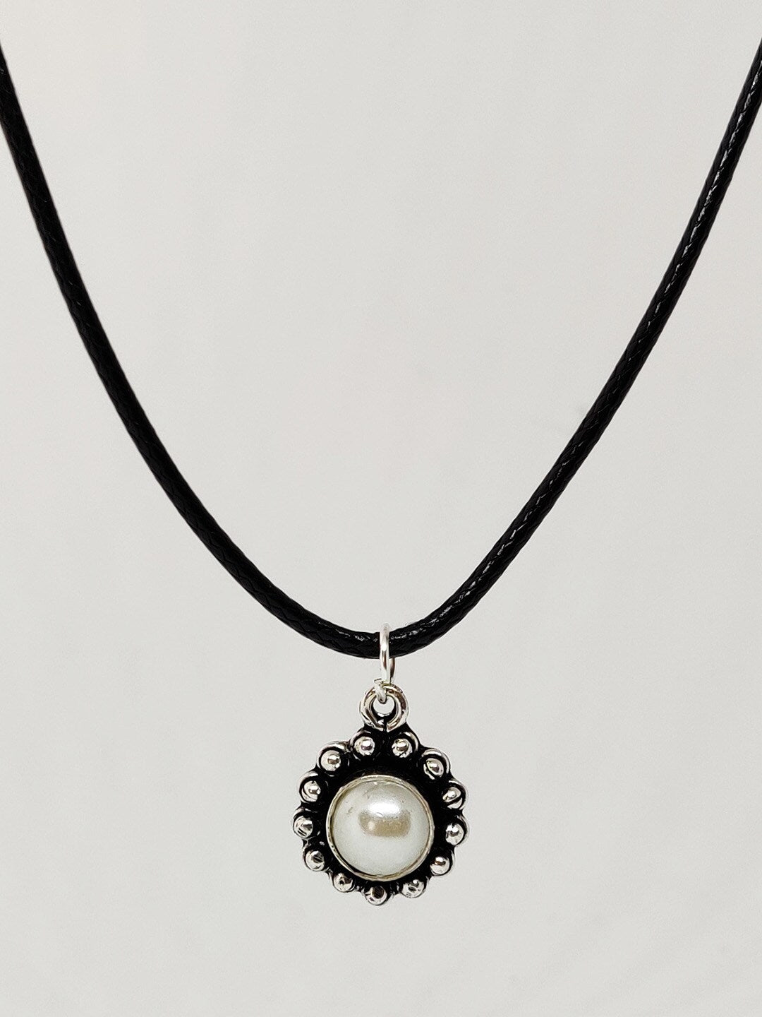 EL REGALO Black & White Chain - for Women and Girls
Style ID: 16844152